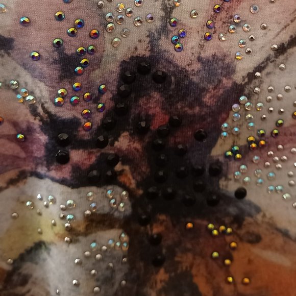 👕ARTW Embellished Tunic👕 - Picture 13 of 16